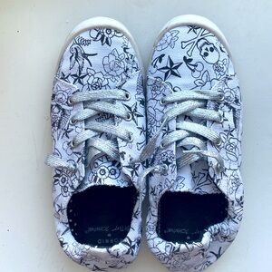 Betsey Johnson sneakers💀⭐️